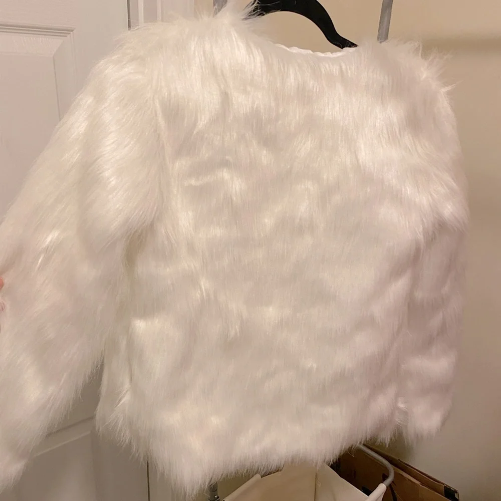 White faux fur coat, never worn! - Picture 2 of 3